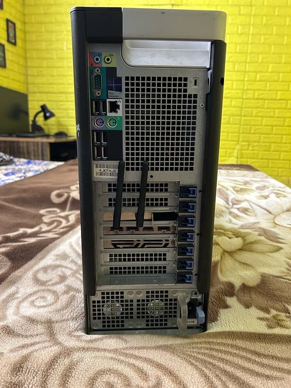 tower 5810 e5 2683v4 16gb RAM 16 cores 32 logical processors 1