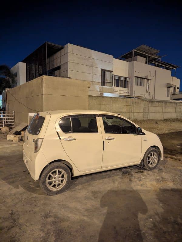 Daihatsu Mira 2014 Pearl white 1