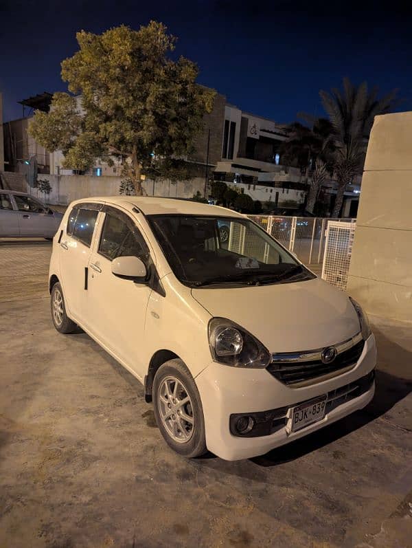 Daihatsu Mira 2014 Pearl white 4