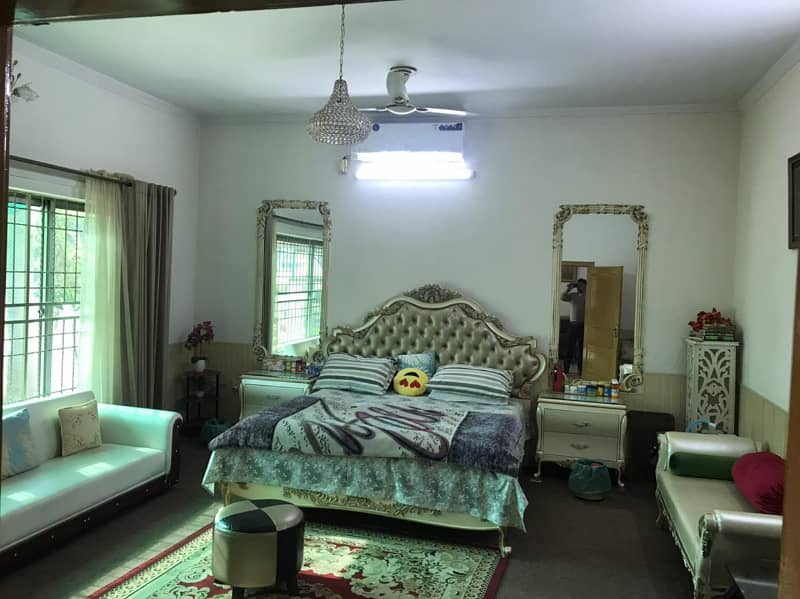 2 Kanal Fully Furnished Beautiful Bungalow Is Available For Sale near Wapda Town Lahore. 15