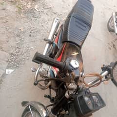 Honda125 bike 2004 model for sale ha urgent paso ke zarort ha