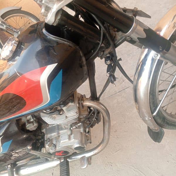 Honda125 bike 2004 model for sale ha urgent paso ke zarort ha 1