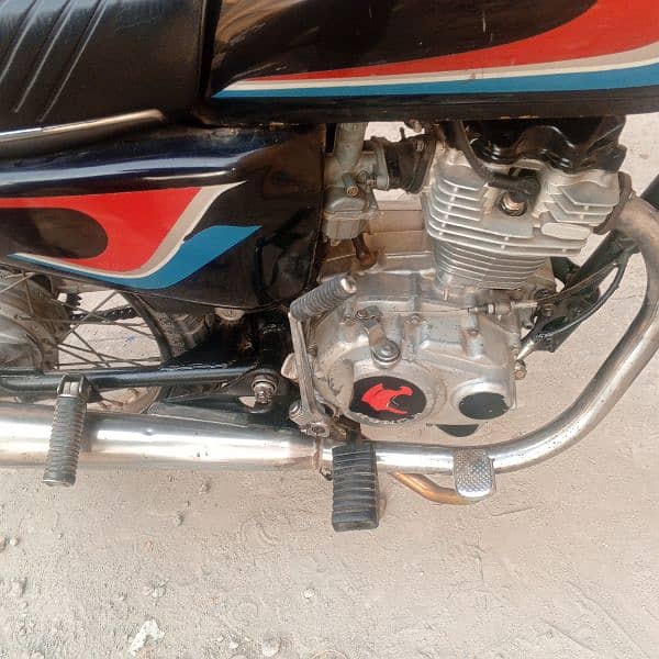 Honda125 bike 2004 model for sale ha urgent paso ke zarort ha 3