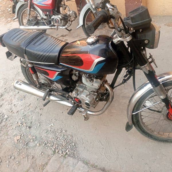 Honda125 bike 2004 model for sale ha urgent paso ke zarort ha 6