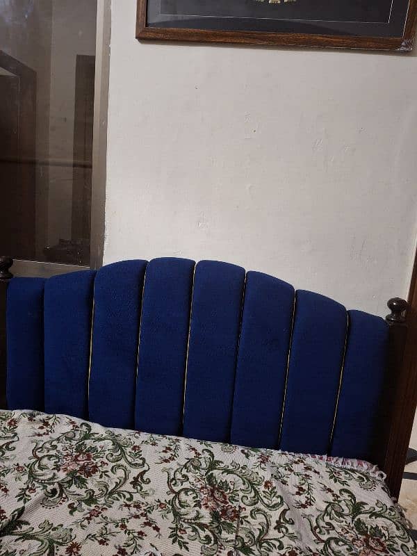 Single Cushion bed in new condition 0