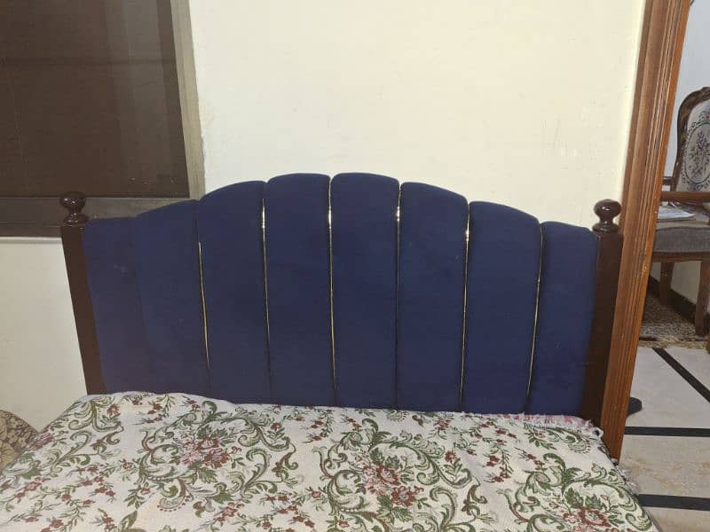 Single Cushion bed in new condition 1