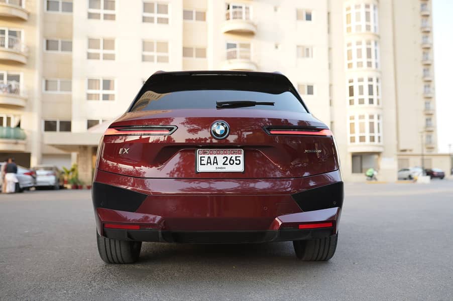 BMW iX xDrive40 - 2022 Contact This Number (03008313371) 5