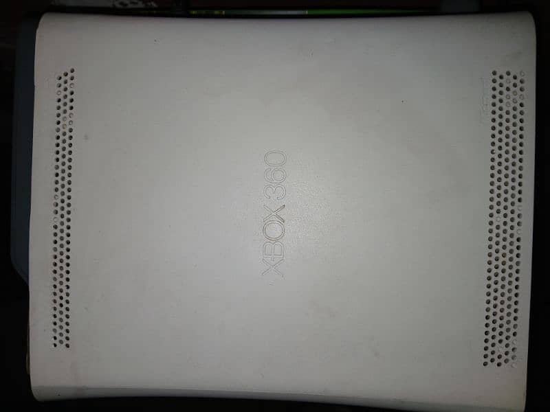 Xbox 360 fat with 2 wireless controller 320 gb white 1