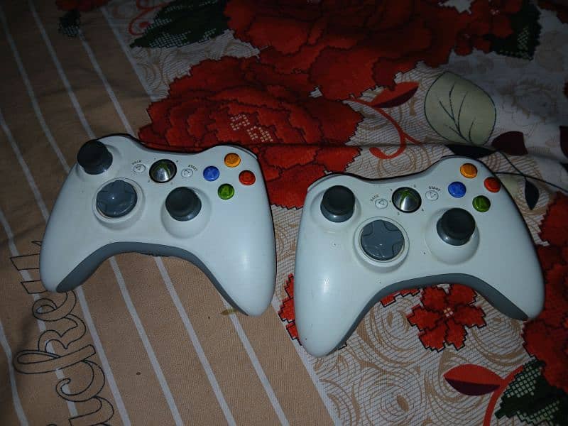 Xbox 360 fat with 2 wireless controller 320 gb white 2