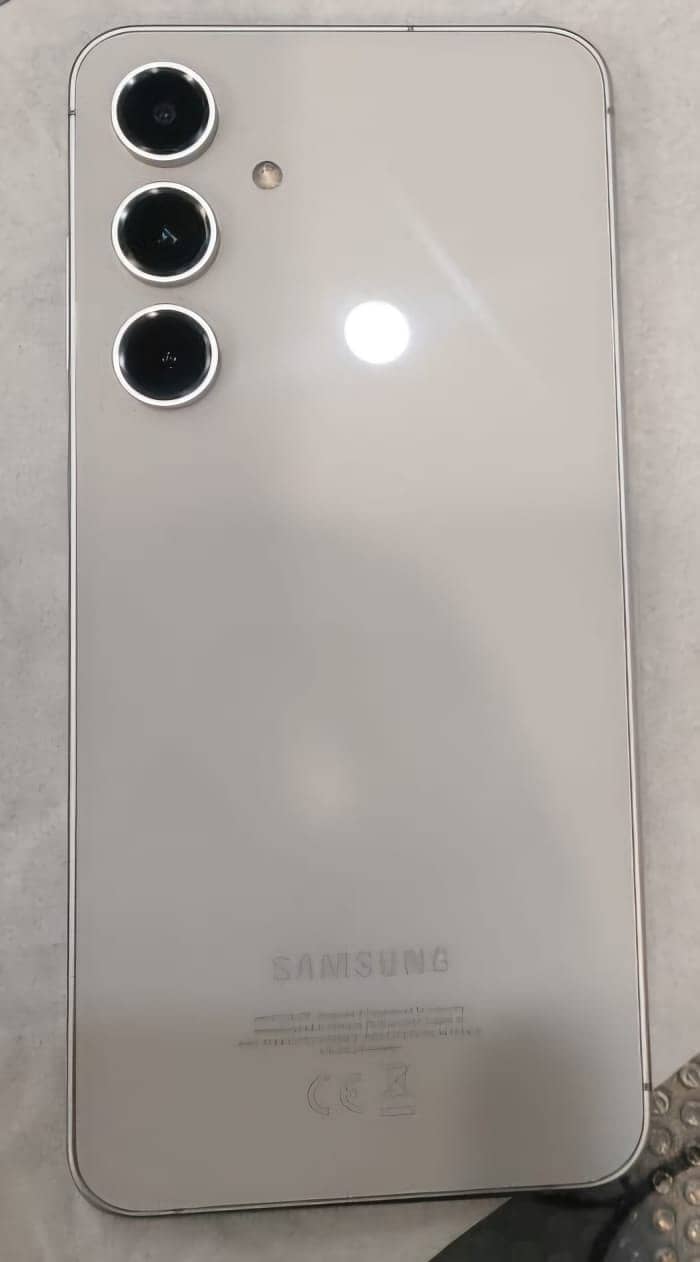 Samsung S24 FE 10/10 NON PTA 8/256 Grey 0