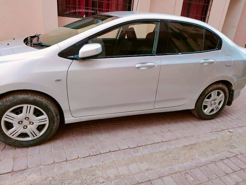 Honda City 2011 100% Home used car not commercial or regular use 13