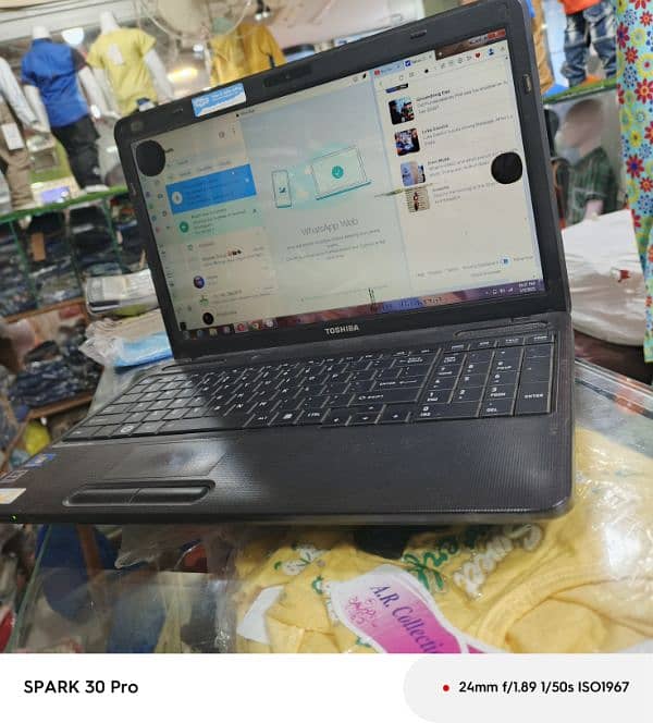 core 2 due 4gb rem 300hdd led 17" screen just spoted see in pic easily 3