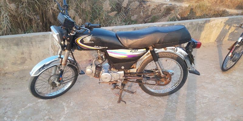 Honda CD70 For Sale In Black Color 1