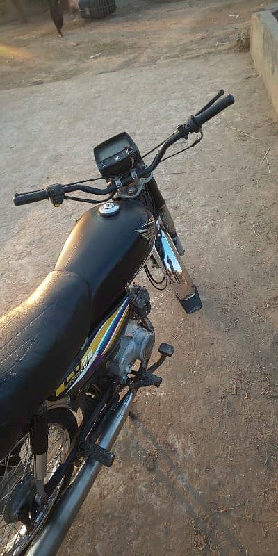 Honda CD70 For Sale In Black Color 6