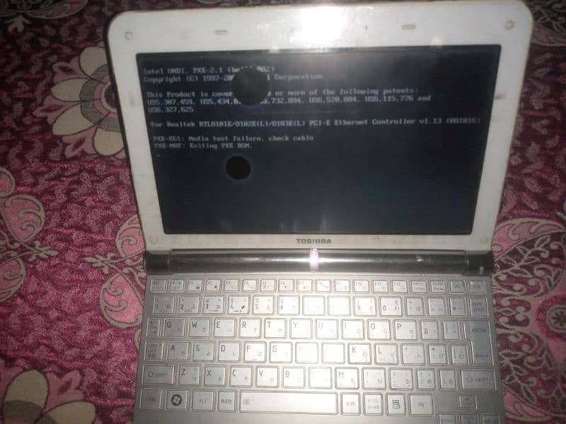 TOSHIBA Laptop 4