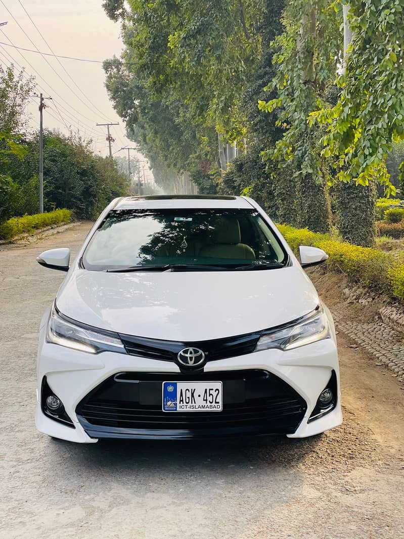 Toyota Corolla Altis Grande 1.8 2017 Model 6