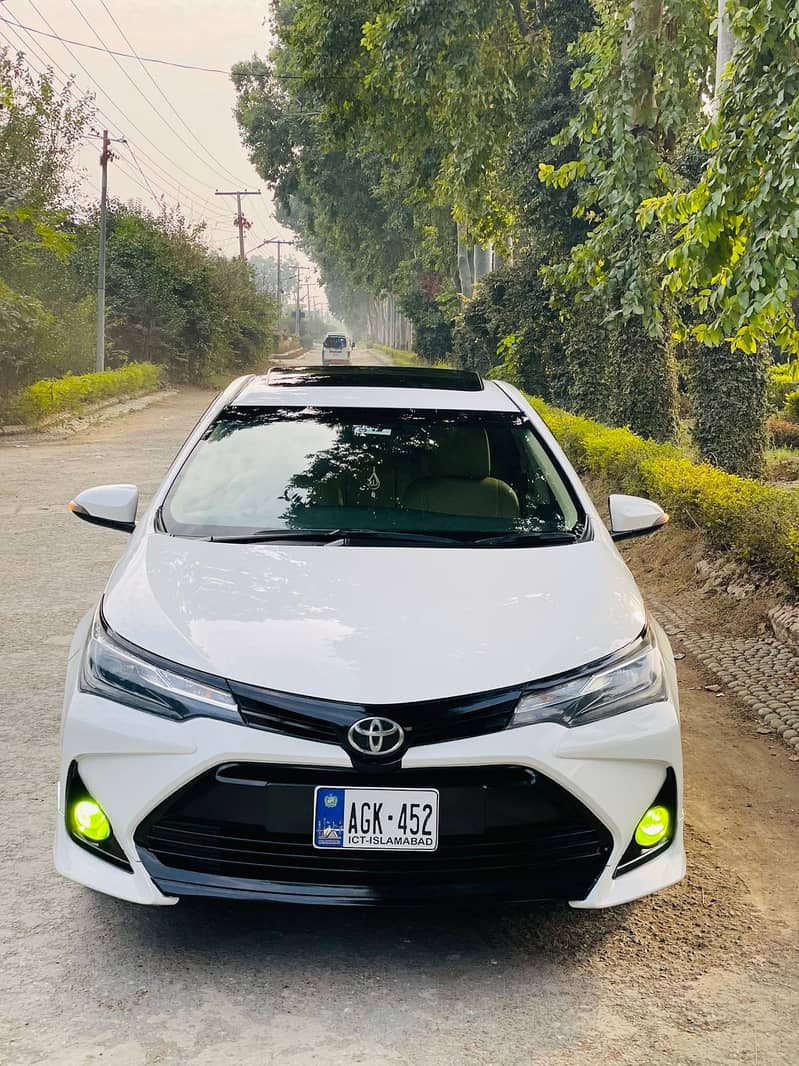 Toyota Corolla Altis Grande 1.8 2017 Model 7