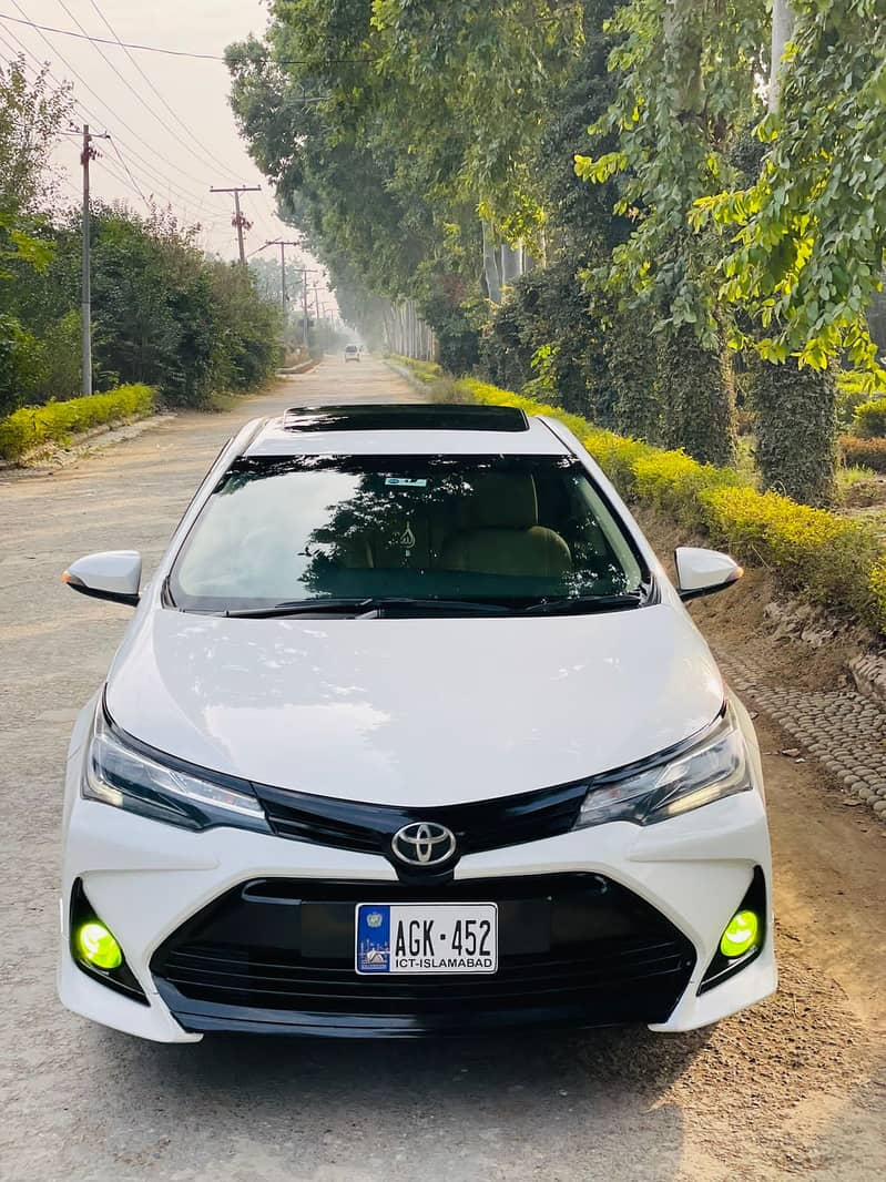 Toyota Corolla Altis Grande 1.8 2017 Model 13