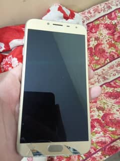 Samsung J4 for sell just screen broken