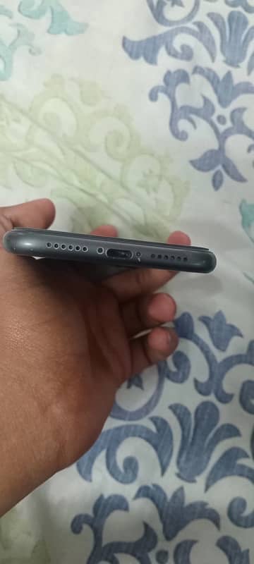 Apple iPhone 11 non-PTA 2 months Sim working 2