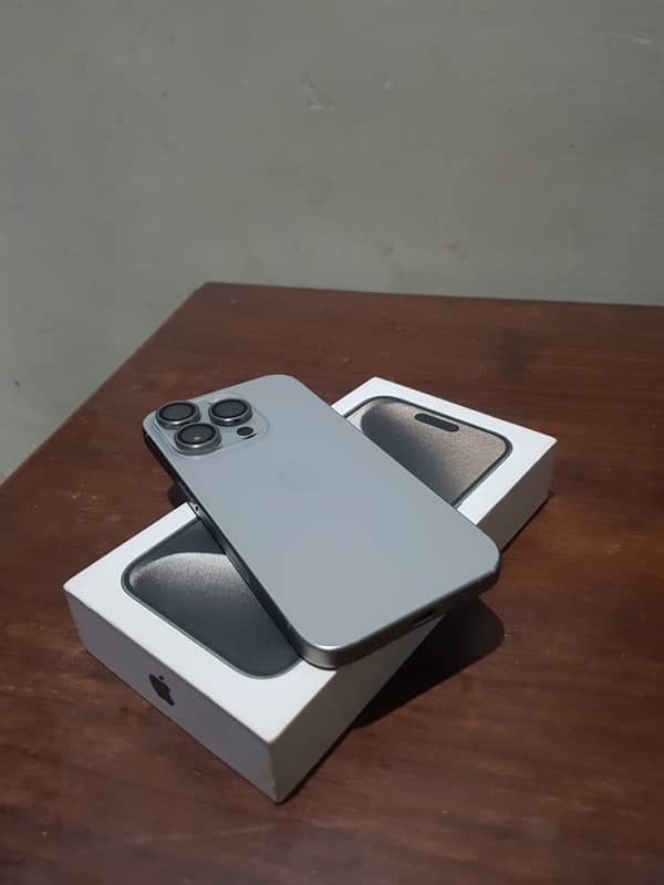 iphone 15 pro JV Natural titanium 0