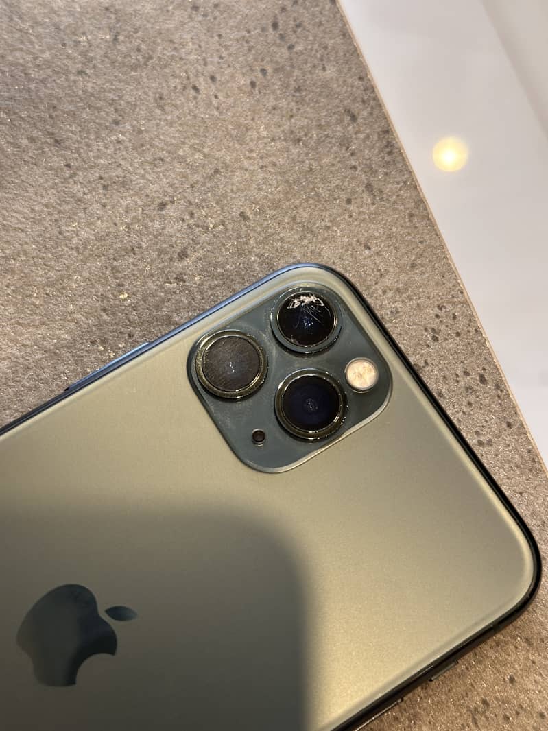 iPhone 11 Pro 64GB HK Dual Sim PTA approved camera lens cracked 4