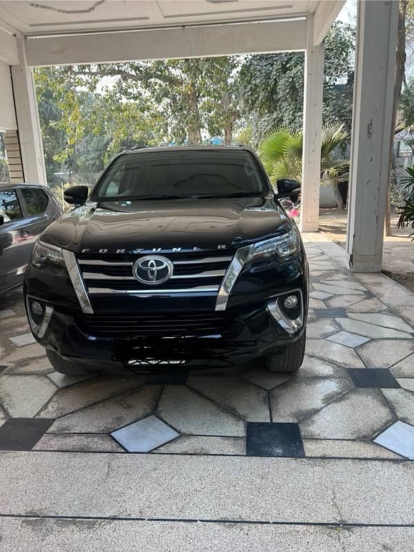 Toyota Fortuner V 2017 0