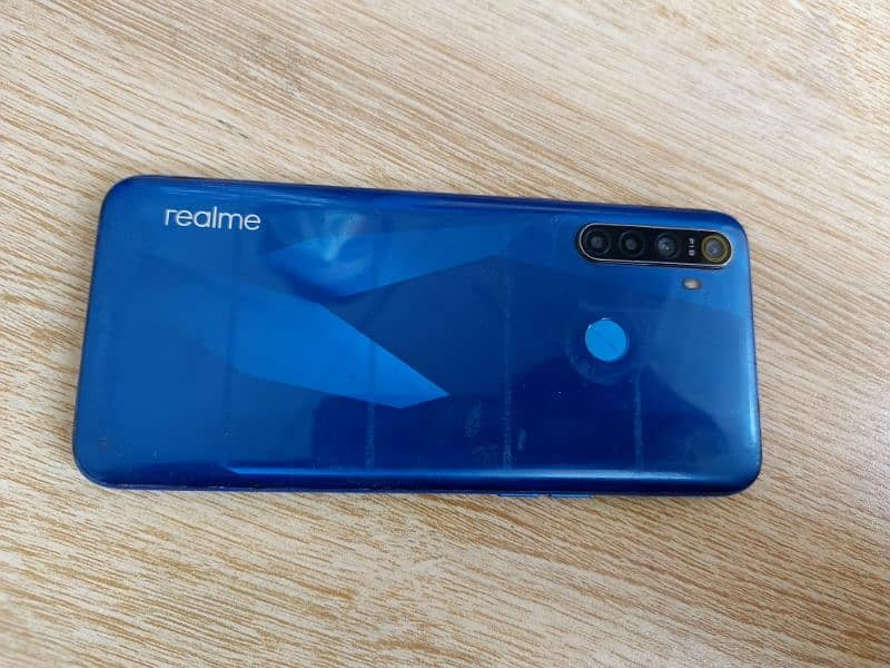 realme 5i 4 128 1