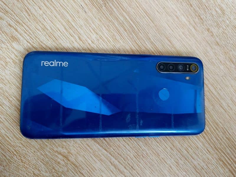 realme 5i 4 128 2