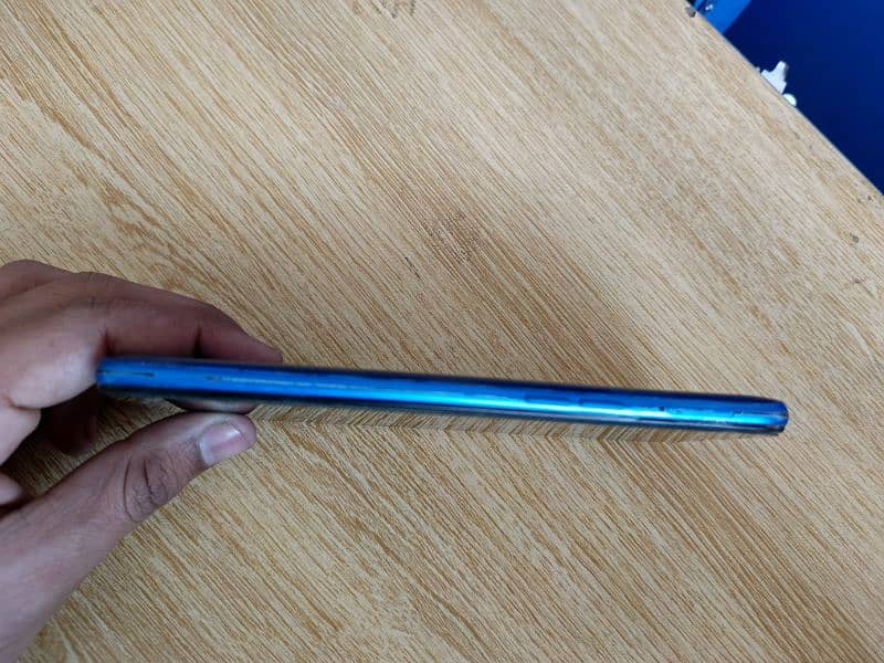 realme 5i 4 128 3