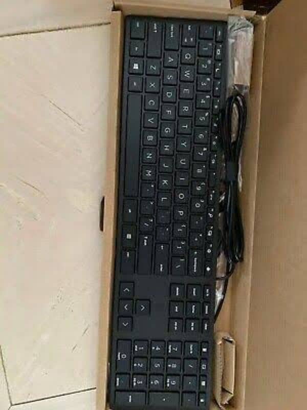 HP Wired Desktop 320K Keyboard 1