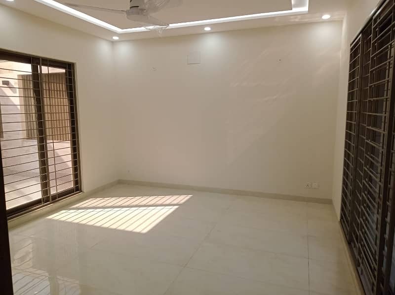 1 Kanal Luxury Upper Portion For Rent In DHA Phase 1,Block A. 2