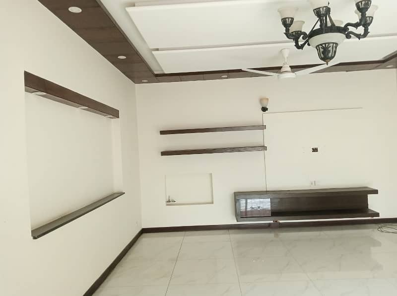 10 Marla Majestic Lower Portion For Rent In DHA Phase 4,Block GG. 0