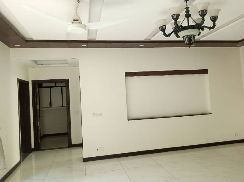 10 Marla Majestic Lower Portion For Rent In DHA Phase 4,Block GG. 2