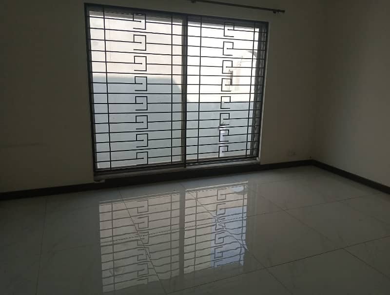 10 Marla Majestic Lower Portion For Rent In DHA Phase 4,Block GG. 6