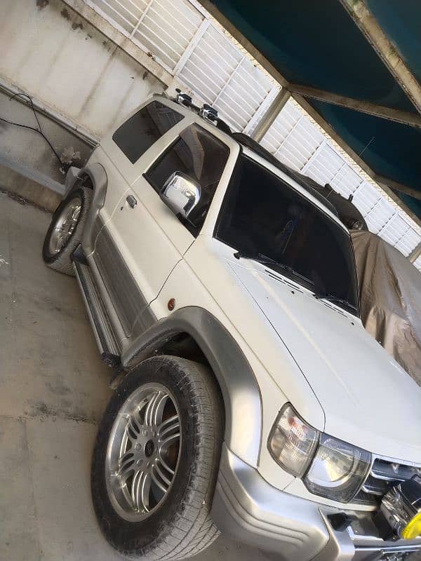 Mitsubishi Pajero 1993 6