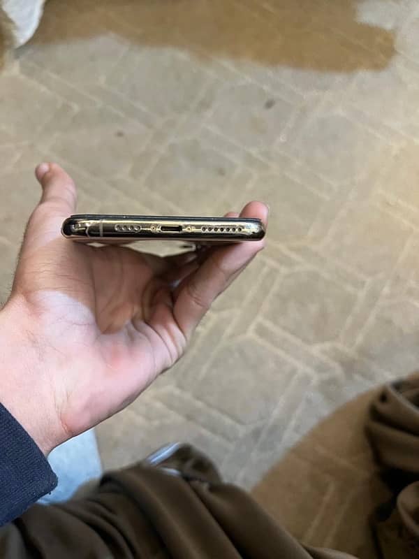 iphone xsmax 256 gb gold 10/10 pta approved 3