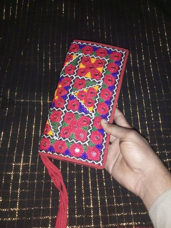 Ladies Handmade tridimensional clutch 3