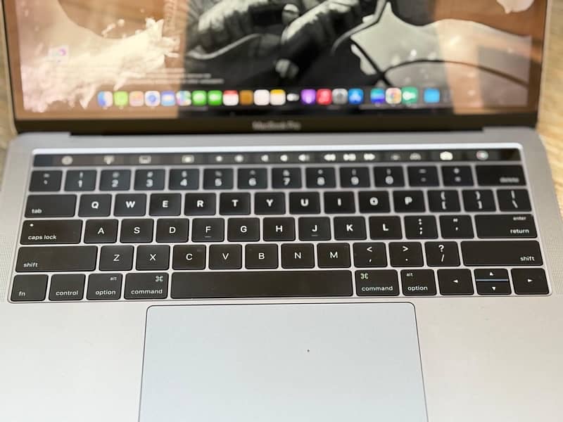 MacBook Pro (13-inch, 2016 15