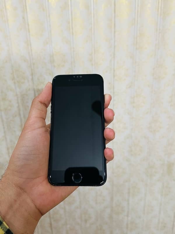 IPHONE 7 PTA Approved 32gb 0