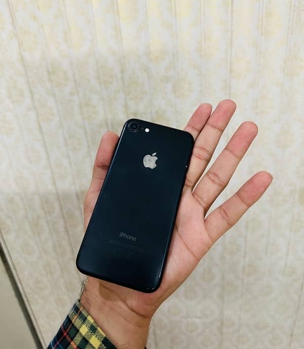 IPHONE 7 PTA Approved 32gb 2