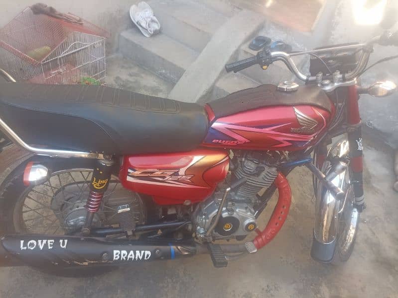 mujhy paiso ki ashad zarorat hai isiliye bike sale kar Raha hoon 9