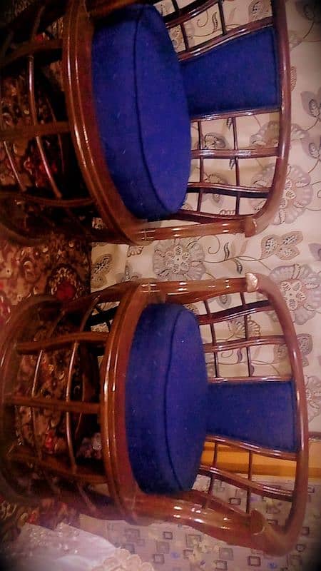 5 seater sofa set with table in good condition 0