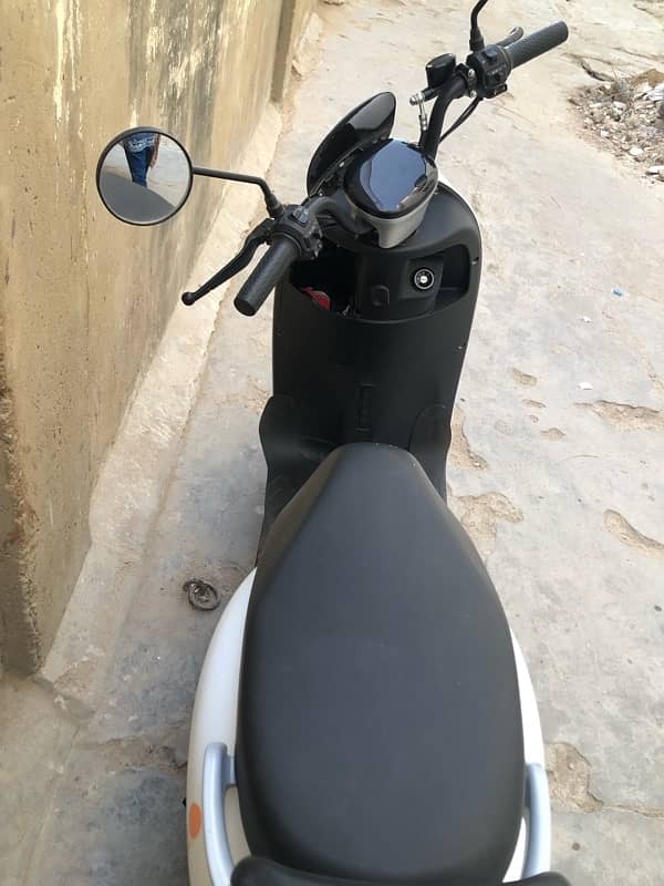 EVEE Electric Scooty 2024 FOR SALE 5