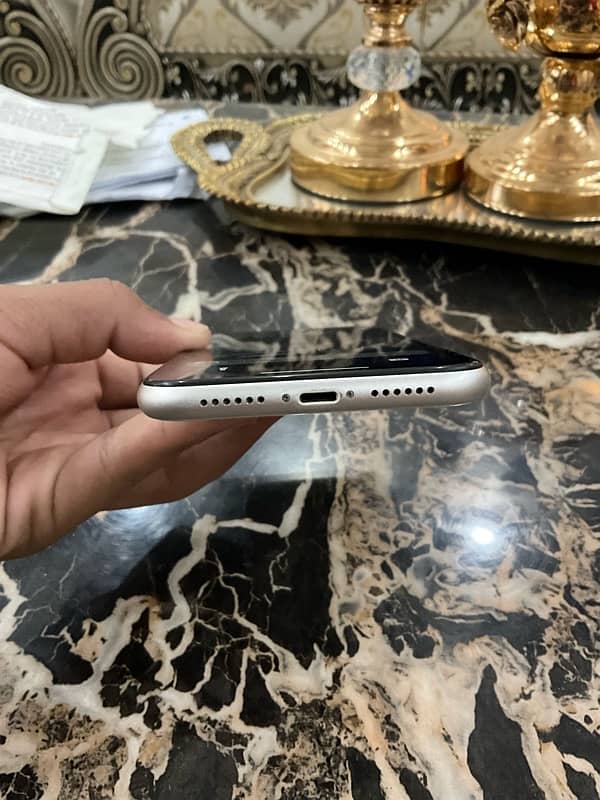 iphone 11  to sell 7