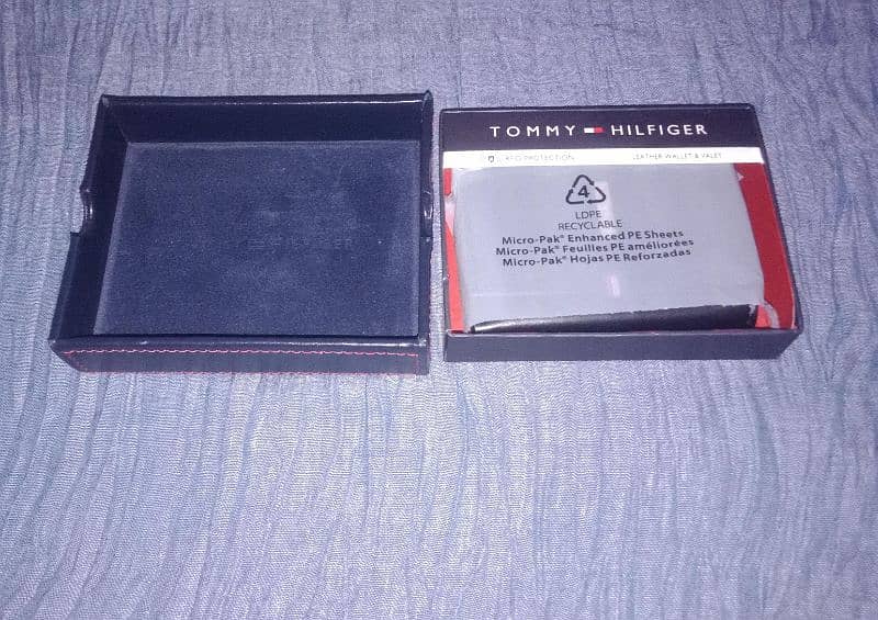 Tomy Hilfiger Wallet Brand New. 3