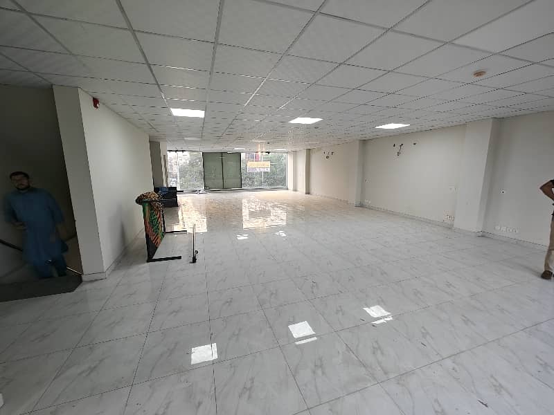 1 KANAL BRAND NEW BUILDING FOR RENT 13