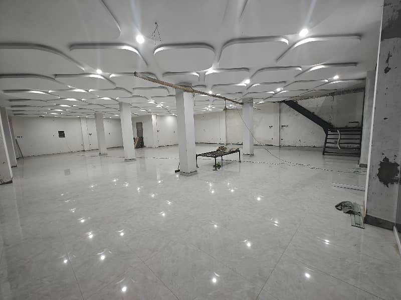 4200SQFT BRAND NEW HALL WITH LIFT FOR RENT 14