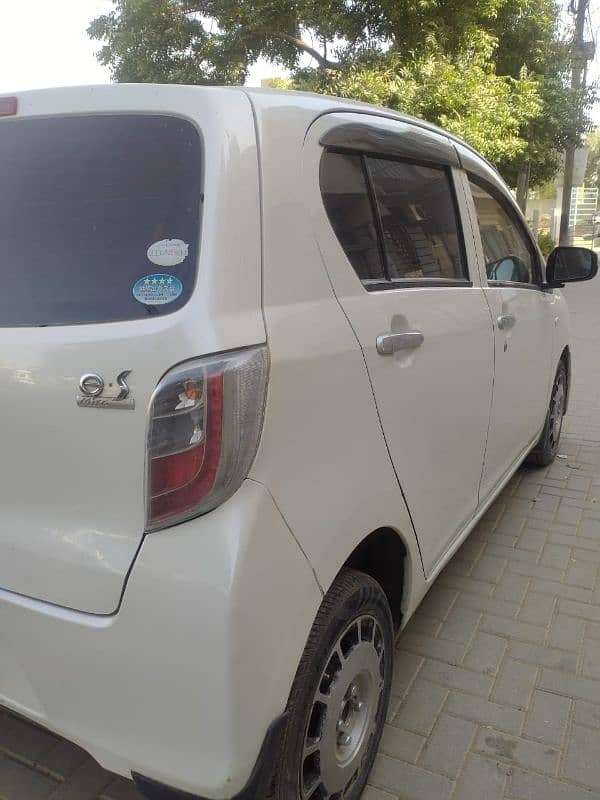 Daihatsu Mira 2012 3