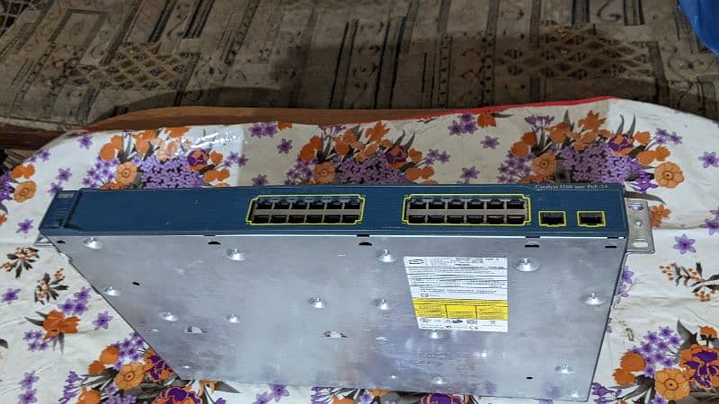 Cisco switch ws c3560 24Ports 4